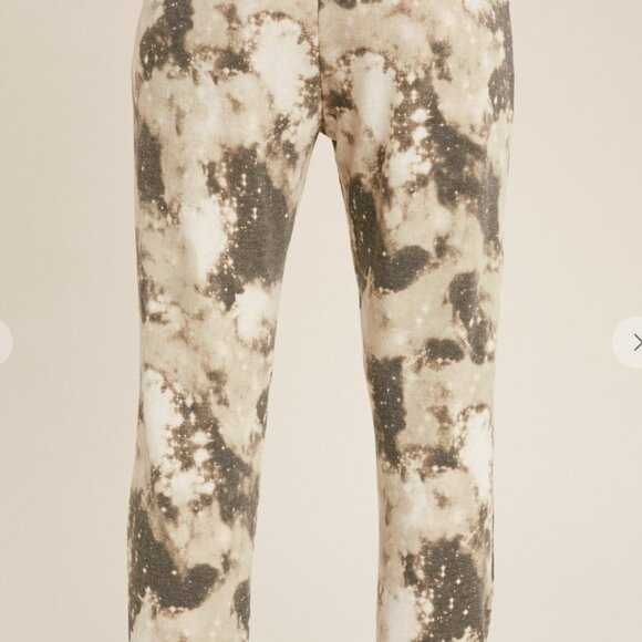 110 $22. Live Start, NWT 2 piece loungewear set Vtop and Jogger Olive - Picture 13 of 13